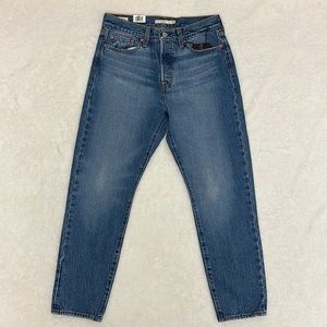 Levi’s premium Wedgie Fit Tapered Leg high rise jeans. Size 29, NWT